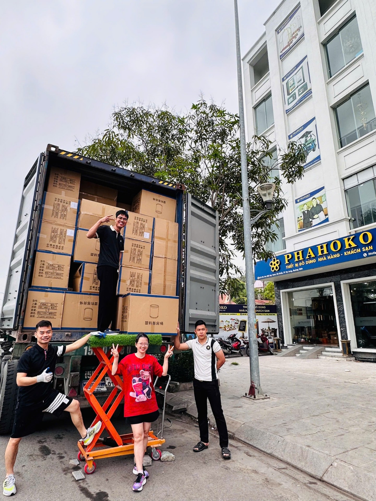Container Hàng Về