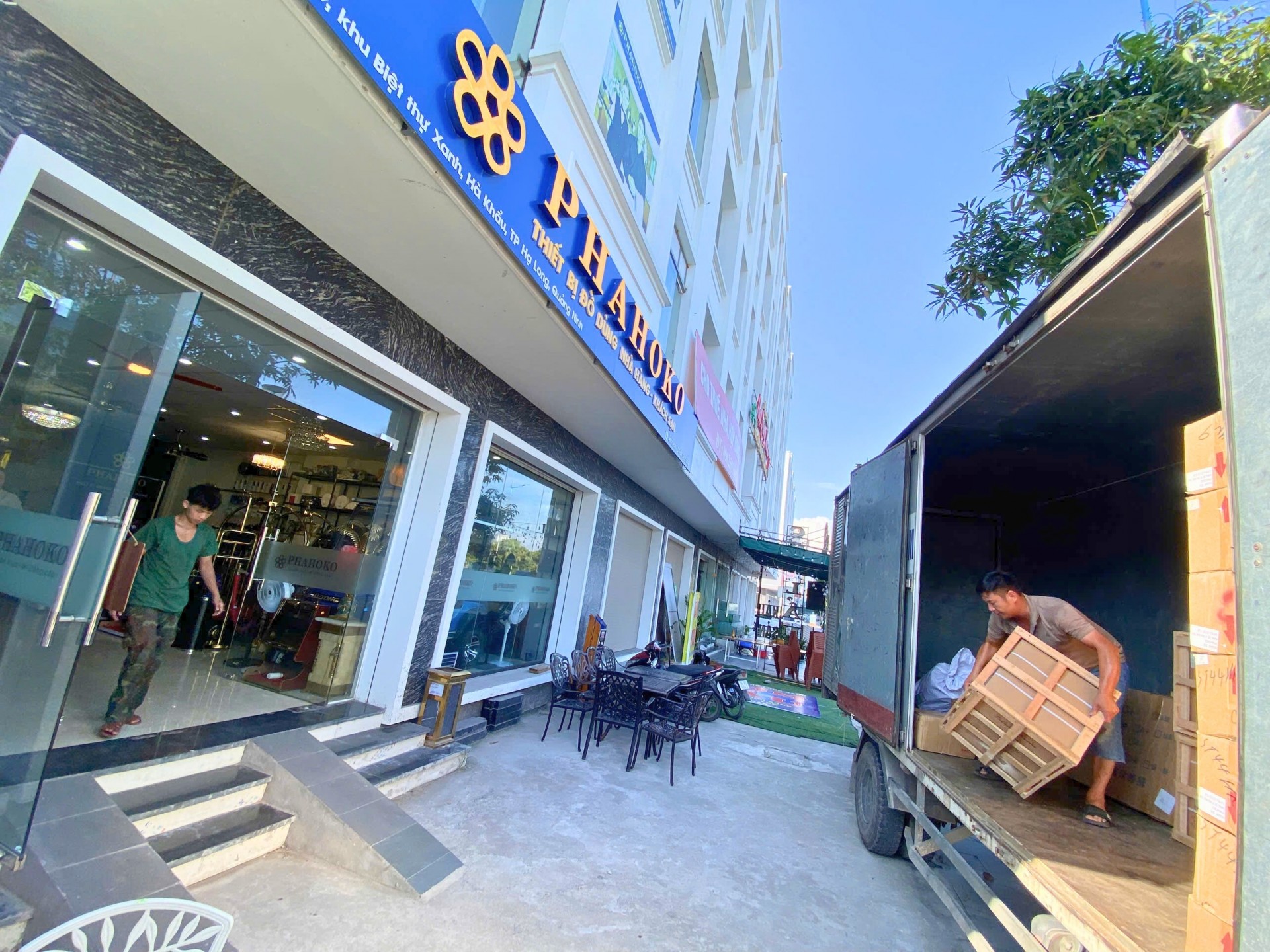 🚛 Hàng mới về showroom Phahoko: Giá kệ buffet, két sắt, bình dầu gội, tủ mát – Giao hàng nhanh, số lượng lớn