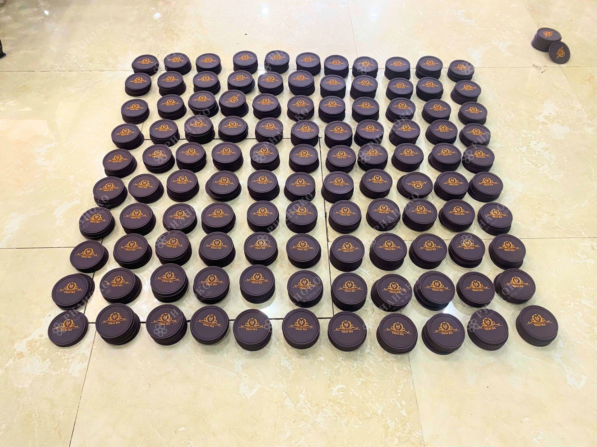 In 1000 Logo Lót Ly Khách Sạn: Dấu Ấn Thương Hiệu Cùng Phahoko