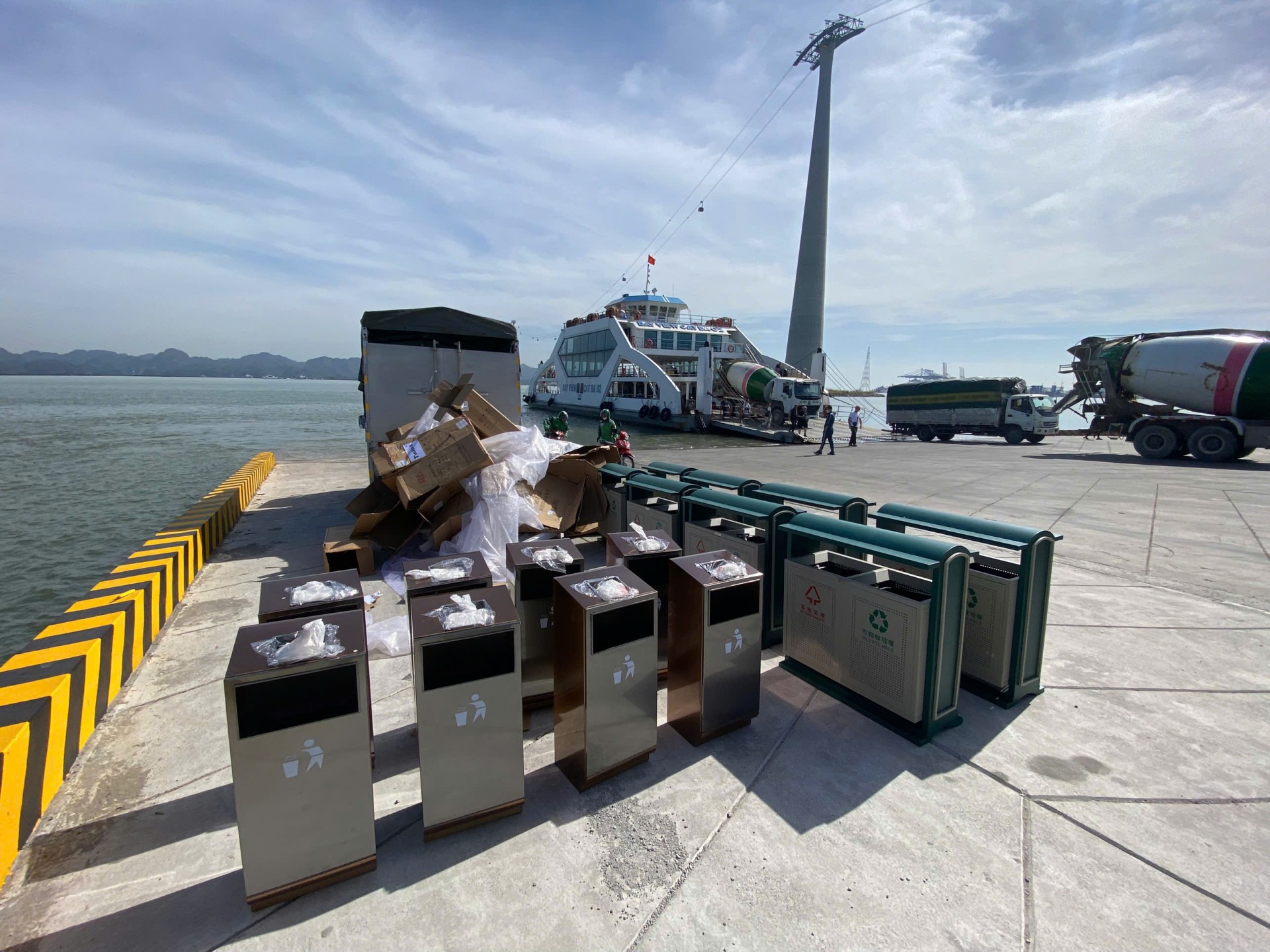 PHAHOKO TIẾP TỤC BÀN GIAO HẠNG MỚI TẠI BẾN PHÀ ĐỒNG BÀI – CÁT HẢI