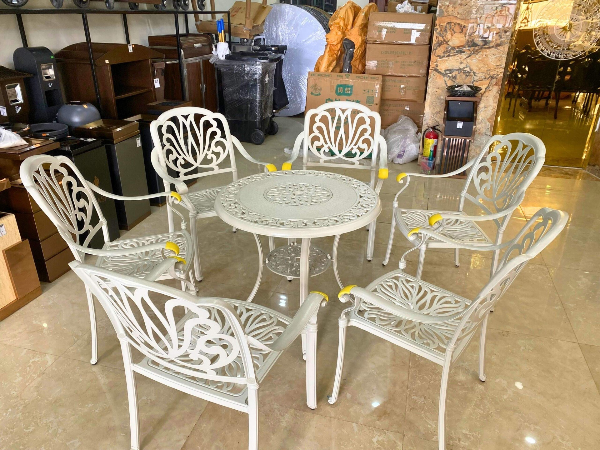 Bàn Ghế Nhôm Đúc Ngoài Trời Phahoko: Đẳng Cấp Ngoại Thất 5 Sao