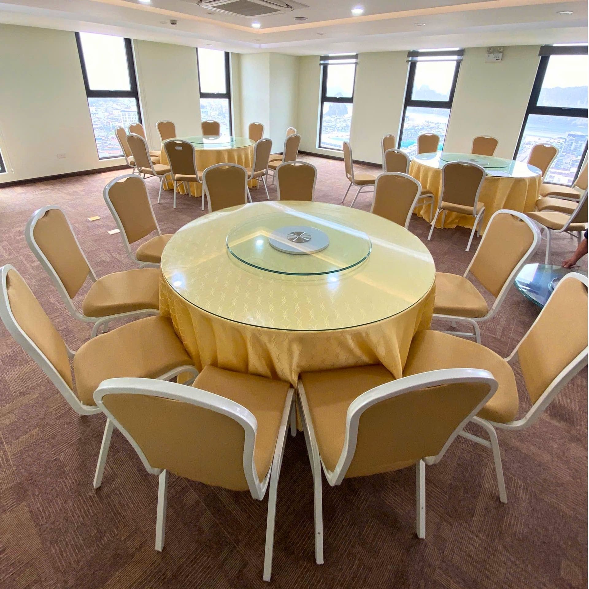 Mặt kính mâm xoay