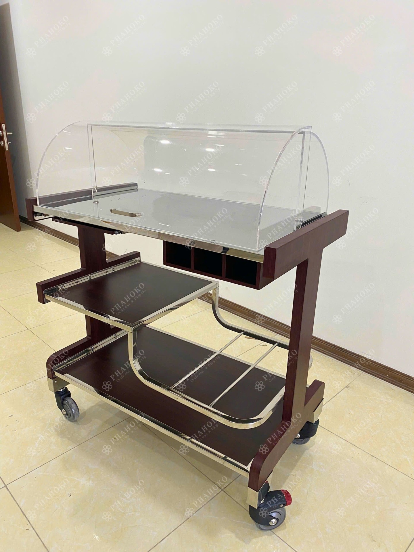 Xe phục vụ phòng vip