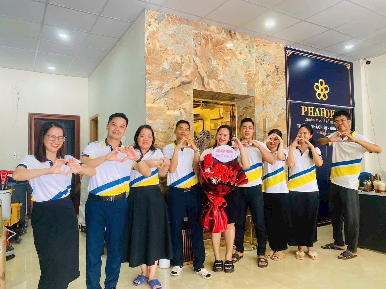 Chuyến Xe Đưa Đón Nhân Viên Phahoko & Cam Kết Tận Tâm