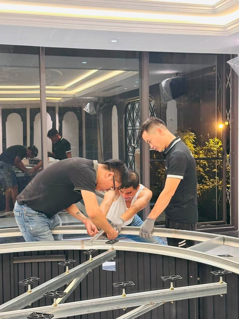 BÀN TRÒN MÂM XOAY ĐIỆN ĐẮK LÁK5