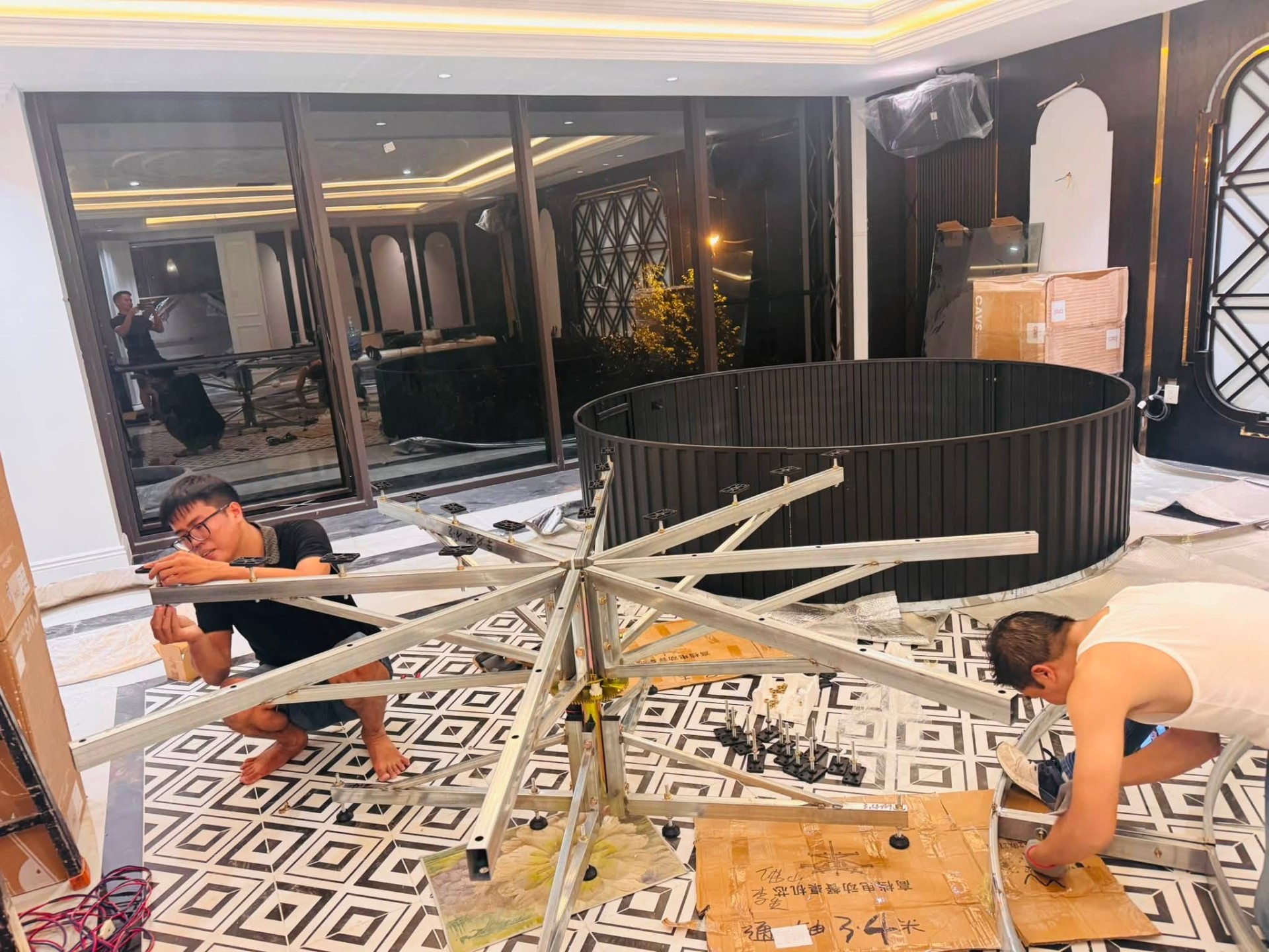 BÀN TRÒN MÂM XOAY ĐIỆN ĐẮK LÁK6
